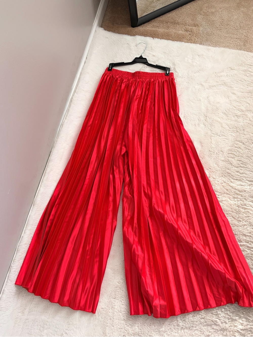 Pleated Red Maxi Skirt with Elastic Waist - Picture 2 of 6